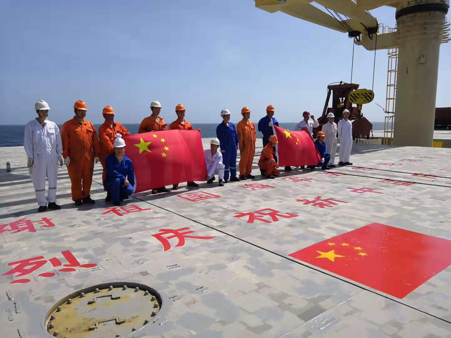 中華門輪，祖國海軍為你護航！